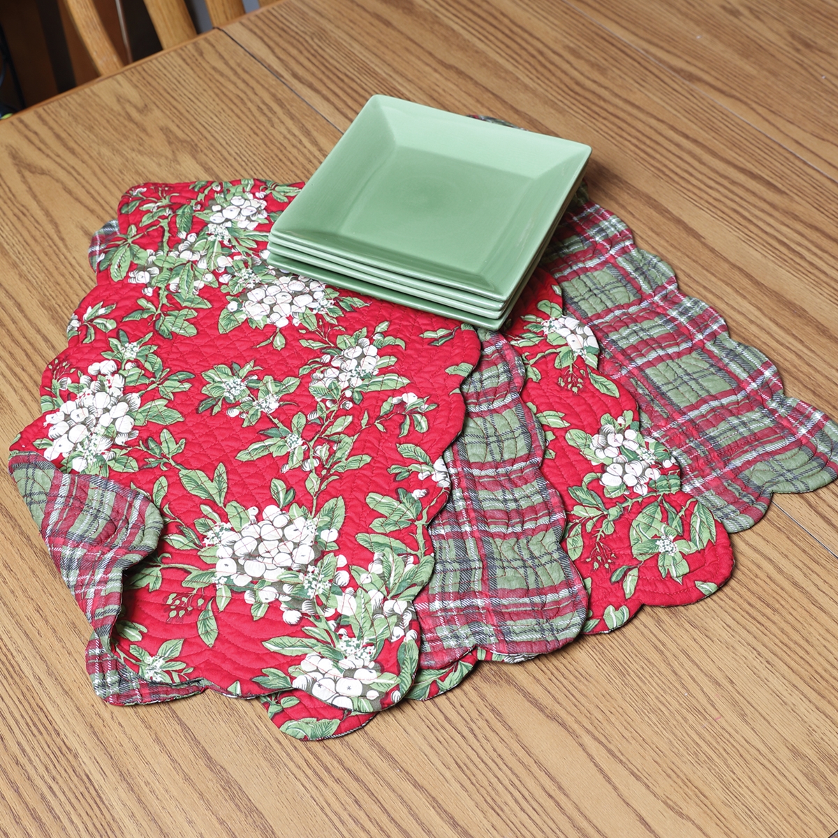 Mistletoe & Plaid Placemats Set