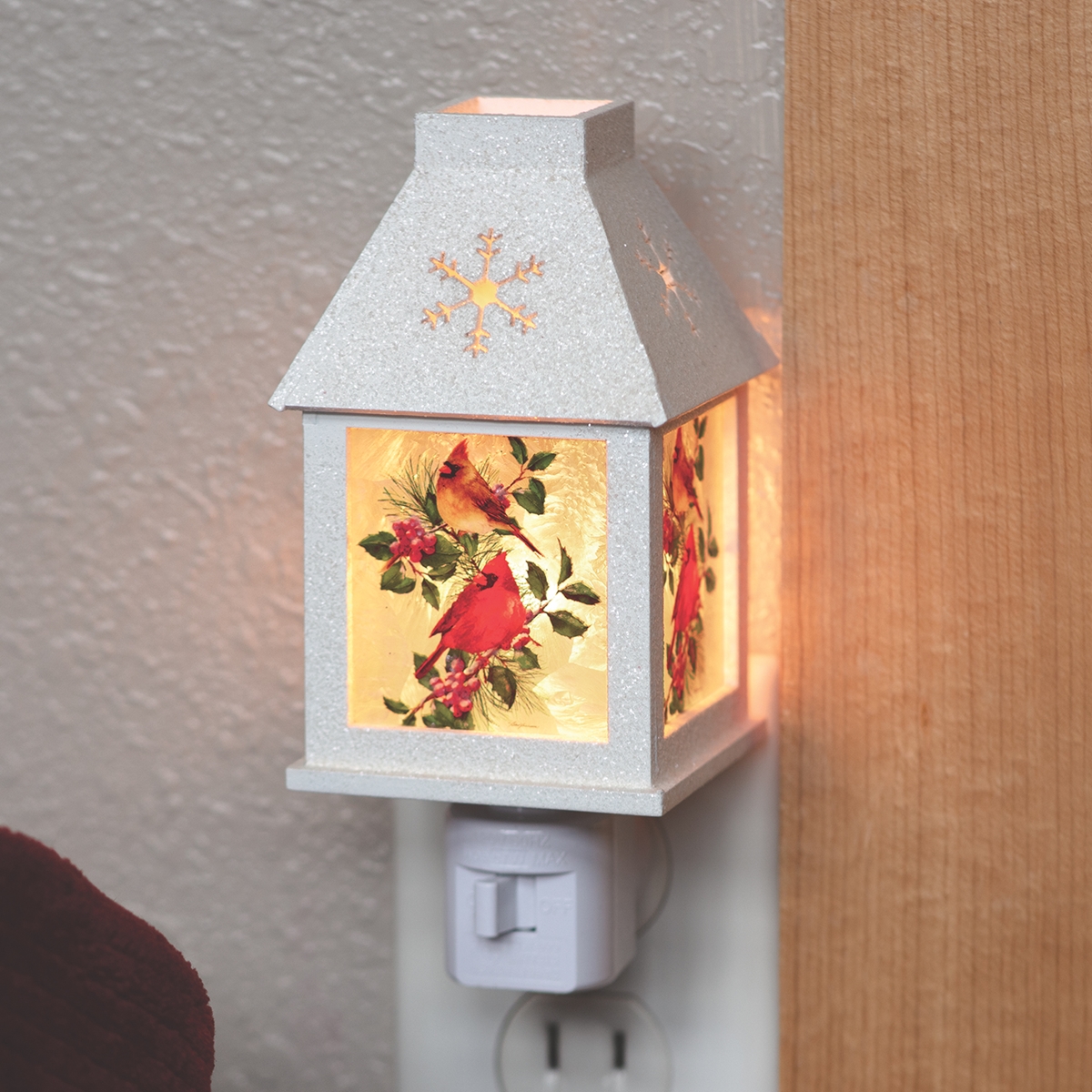Cardinal Pair Holly and Berry Nightlight