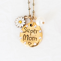Super Mom Daisy Necklace