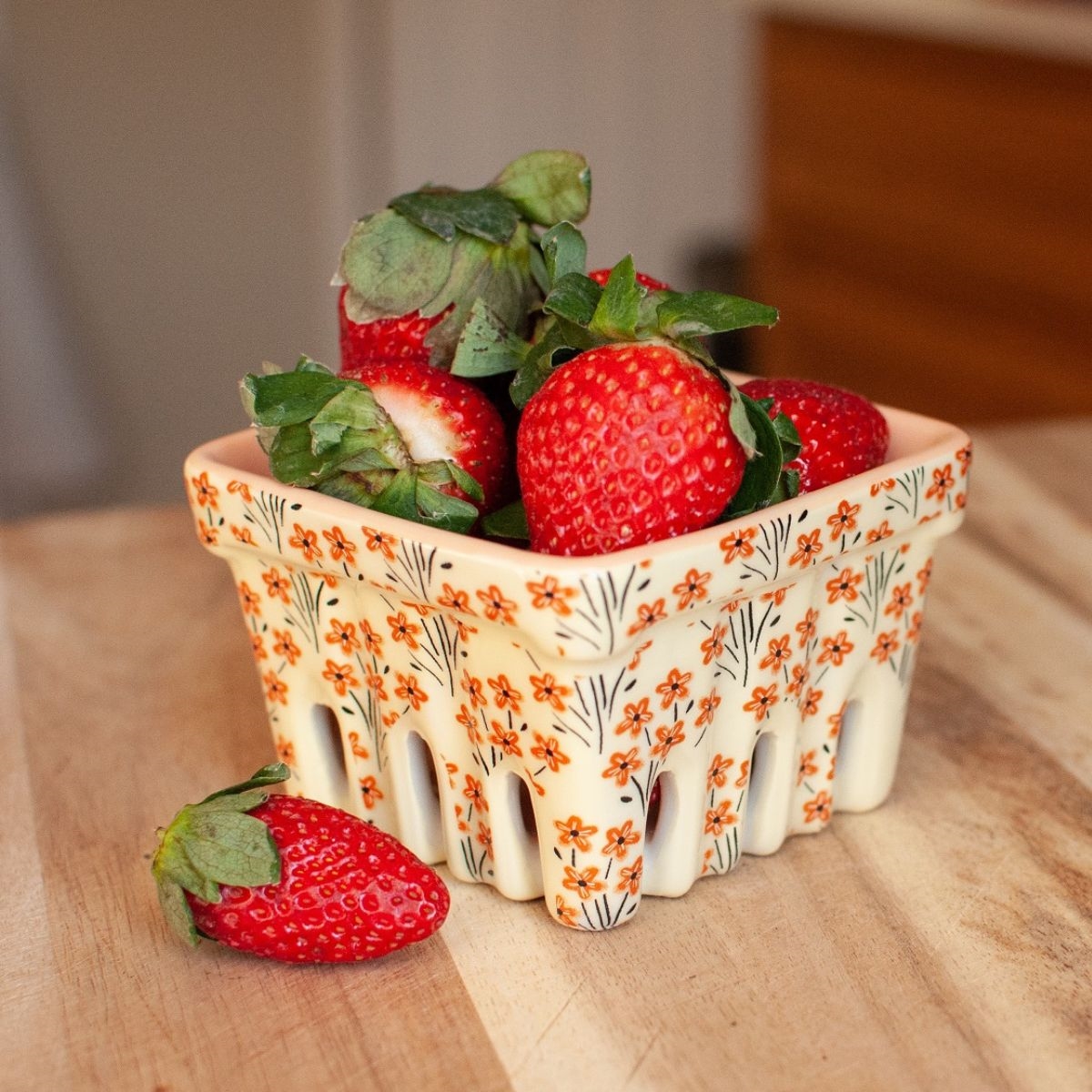 Bouquet Berry Basket